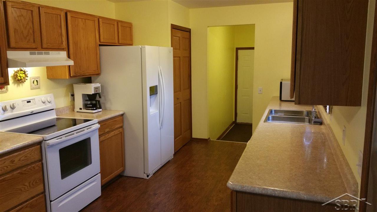 8329 North Genesee Road Mount Morris, MI 48458 - Photo 4 of 18 31286217-3.JPG
