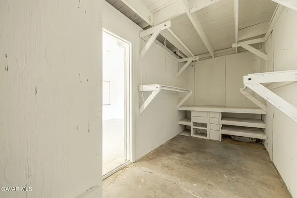 an empty room with a empty space