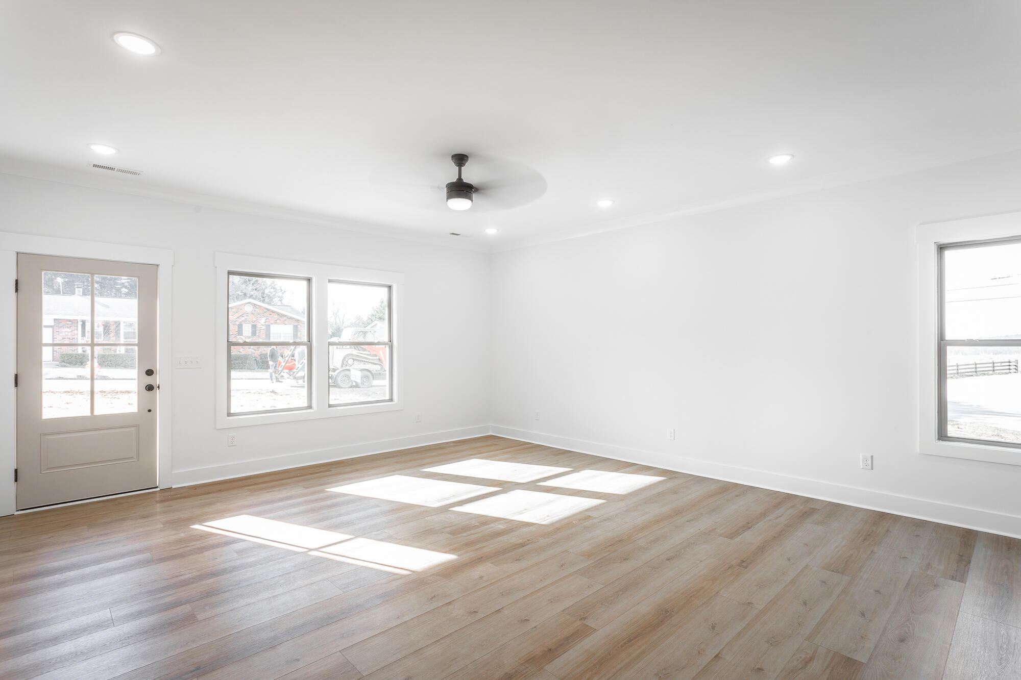 17 Battleview Drive Ringgold, GA 30736 - Photo 15 of 45 Living Room