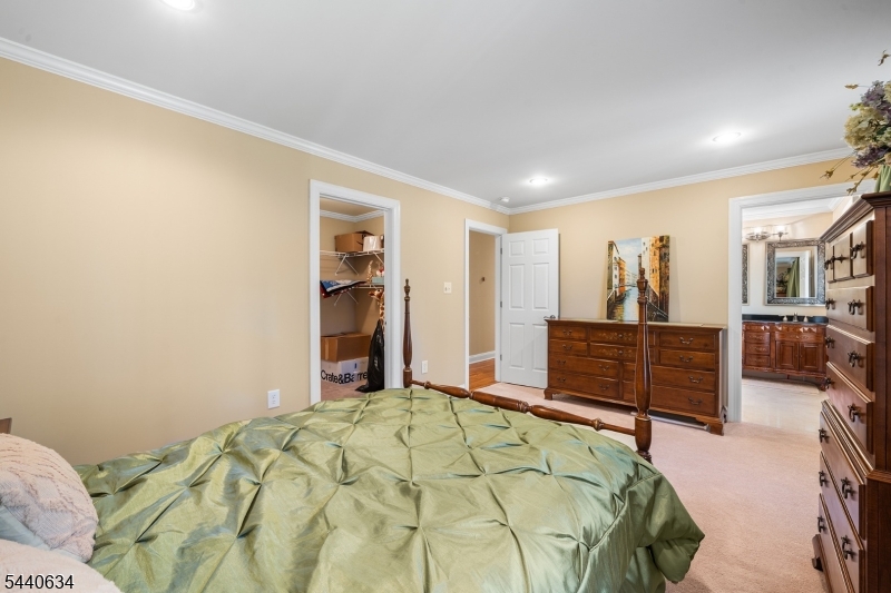 21 Angus Lane Warren, NJ 07059 - Photo 34 of 48