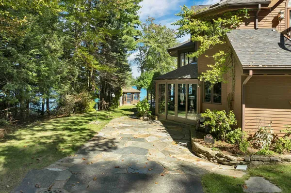 $7,990,000 | 211 Dockham Shore Road, Gilford, NH 03249
