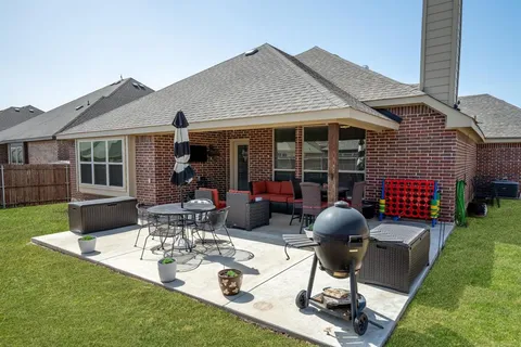 $415,000 | 3724 Ranchers Ridge, Krum, TX 76249