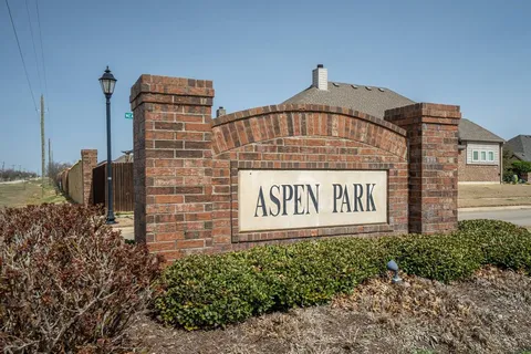 $415,000 | 3724 Ranchers Ridge, Krum, TX 76249