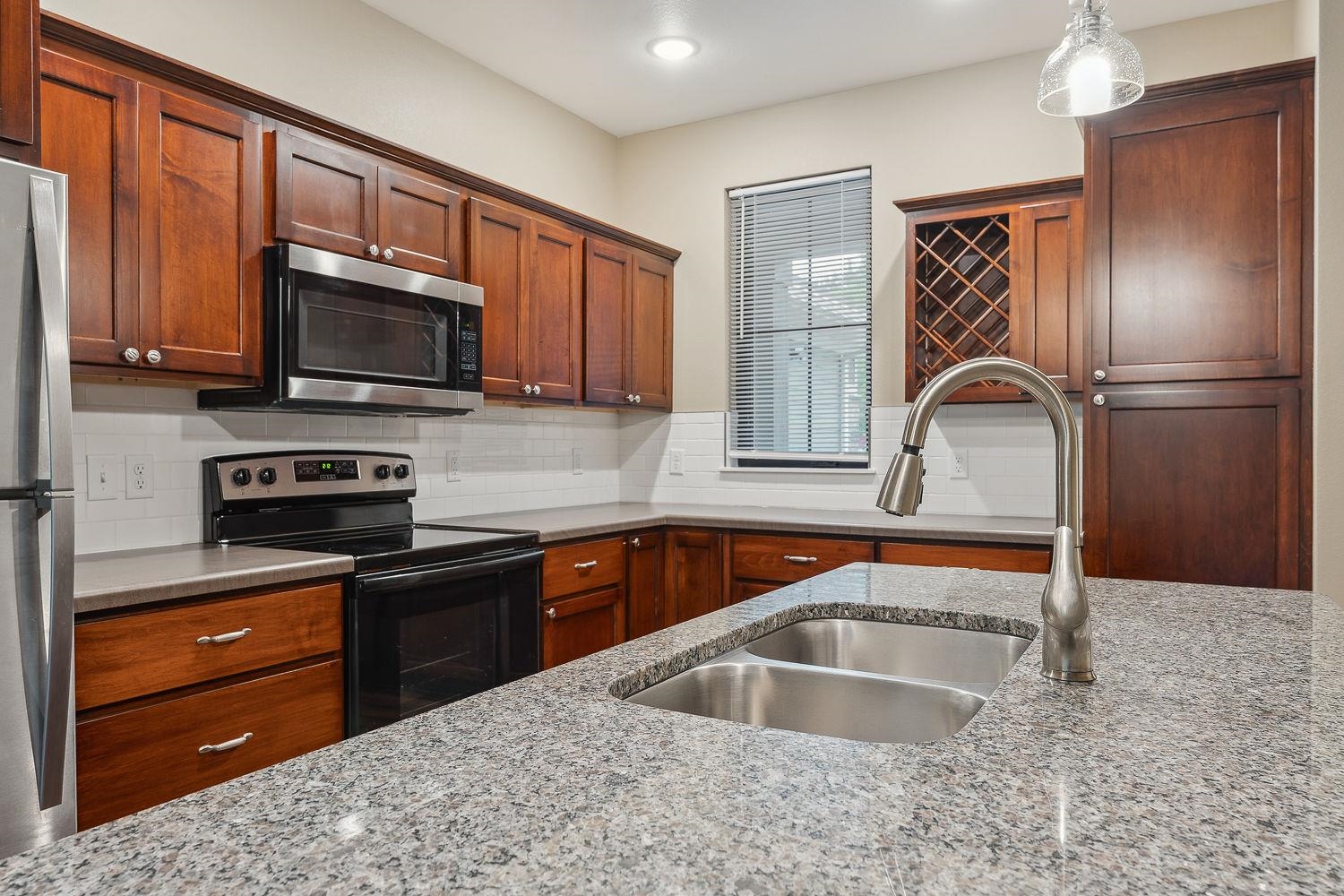 1456 Lake Street Baraboo, WI 53913 - Photo 6 of 41