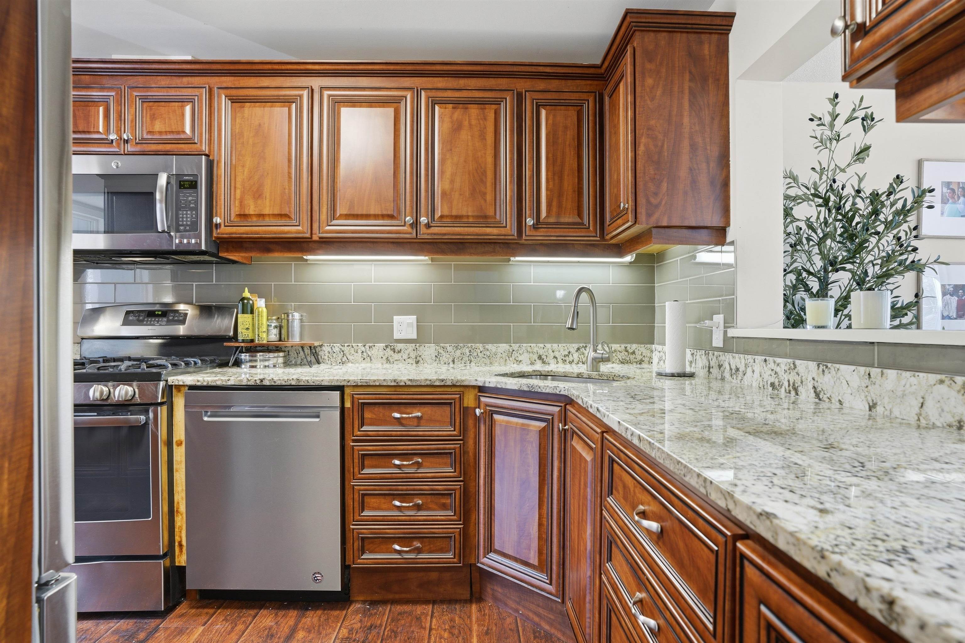 67 Cherry Hollow Road Nashua, NH 03062 - Photo 3 of 34