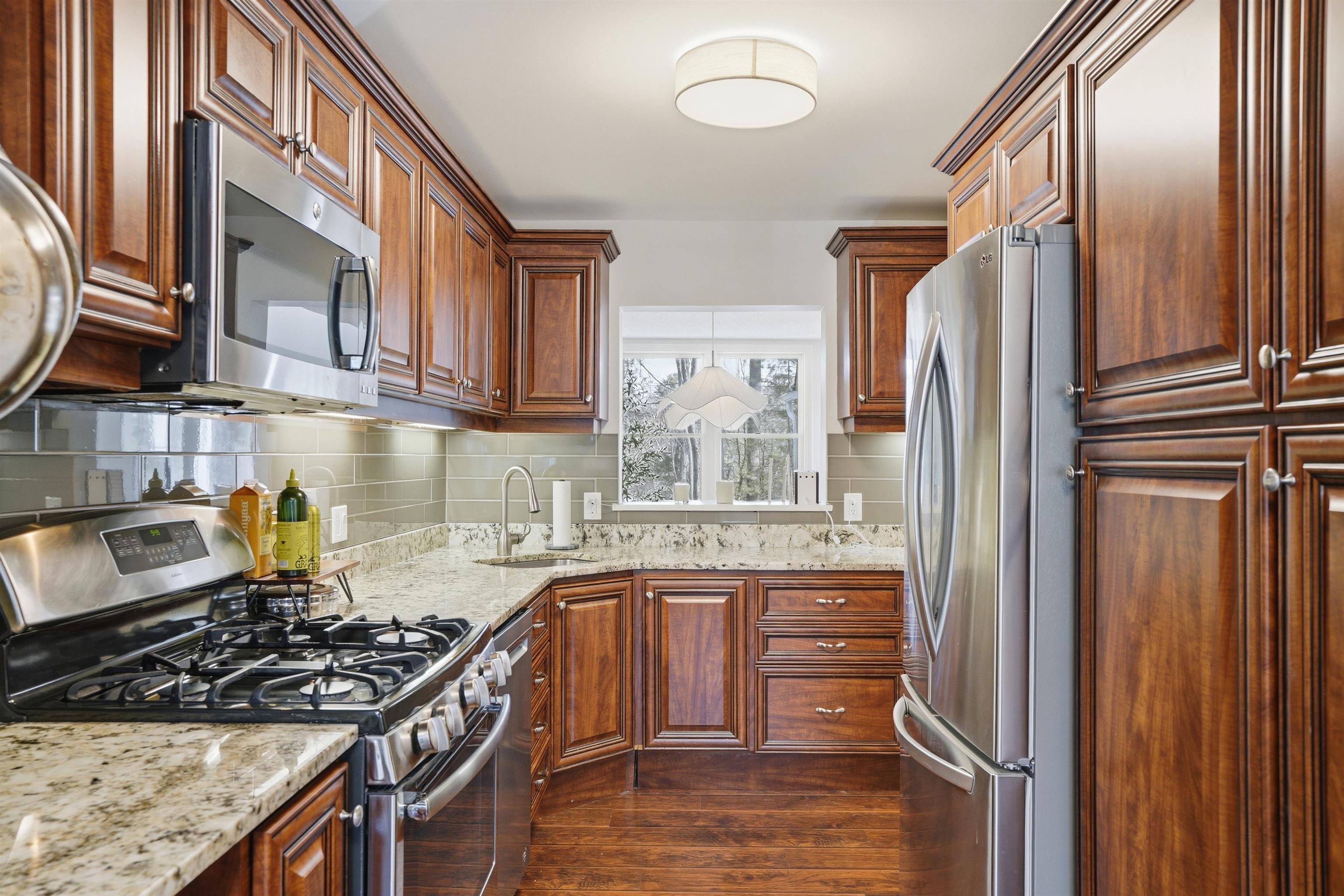 67 Cherry Hollow Road Nashua, NH 03062 - Photo 6 of 34