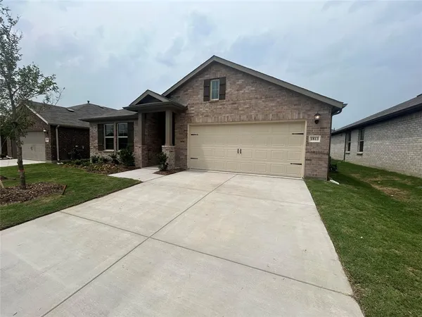 $1,895 | 1813 Huisache Street, Royse City, TX 75189