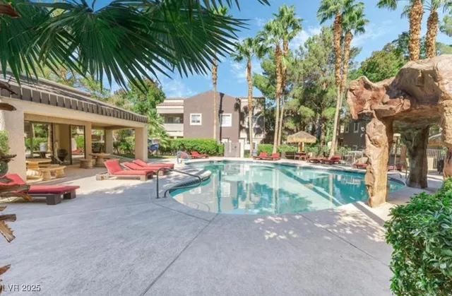 $1,595 | 5250 South Rainbow Boulevard, Unit 2010, Las Vegas, NV 89118