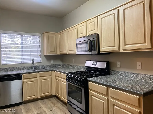 $1,595 | 5250 South Rainbow Boulevard, Unit 2010, Las Vegas, NV 89118