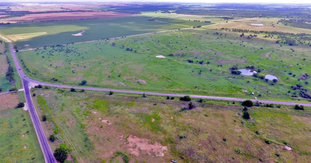 a view of a tennis court