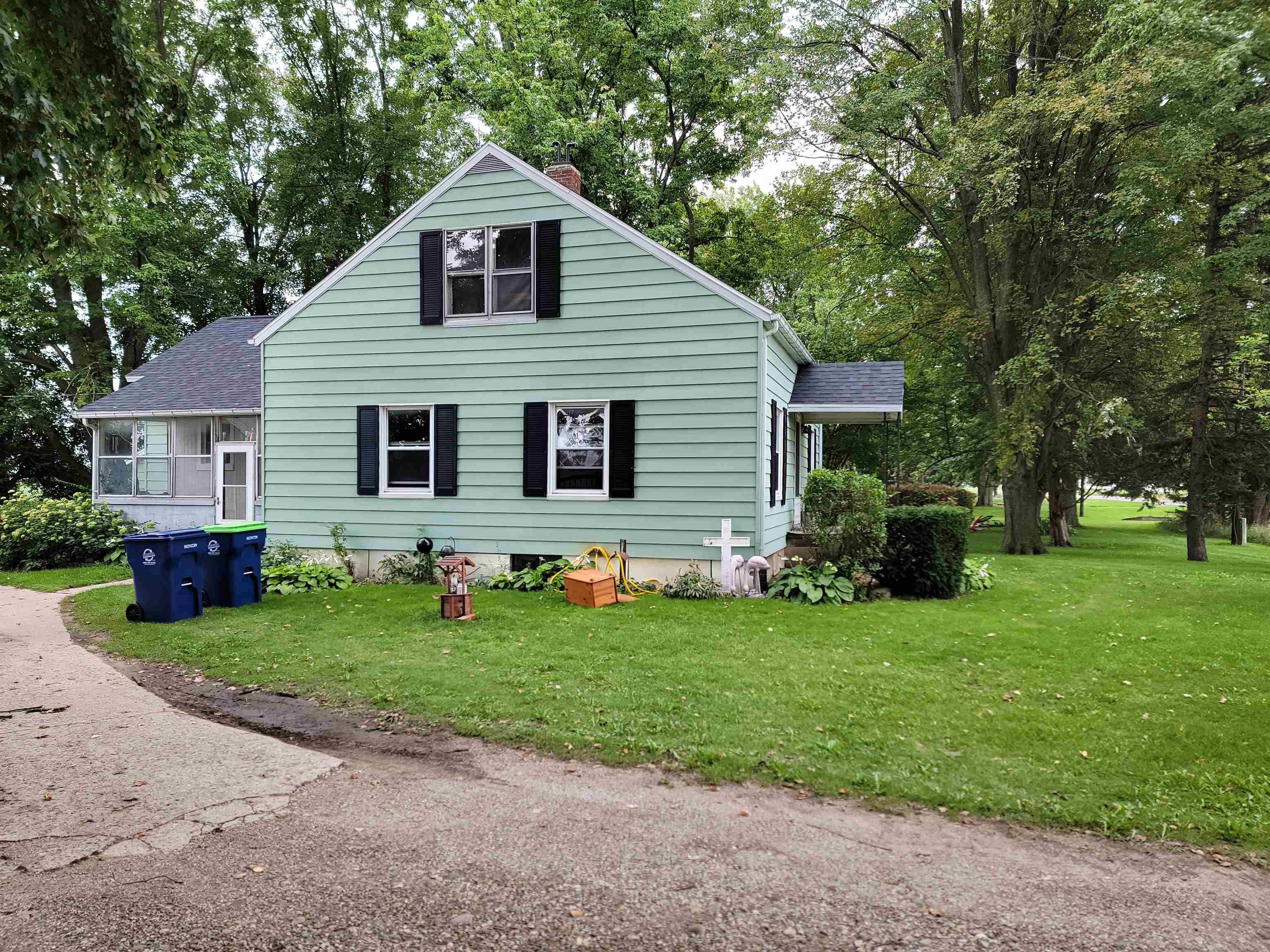 17401 Lincoln Road New Lothrop, MI 48460 - Photo 3 of 23