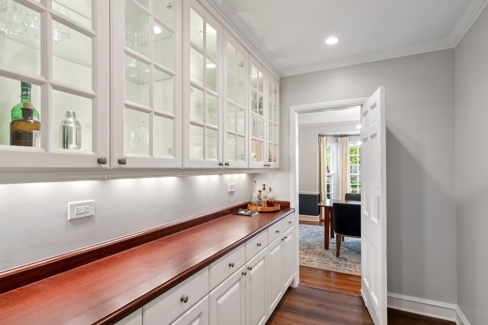 609 Cedar Street Winnetka, IL 60093 - Photo 14 of 36