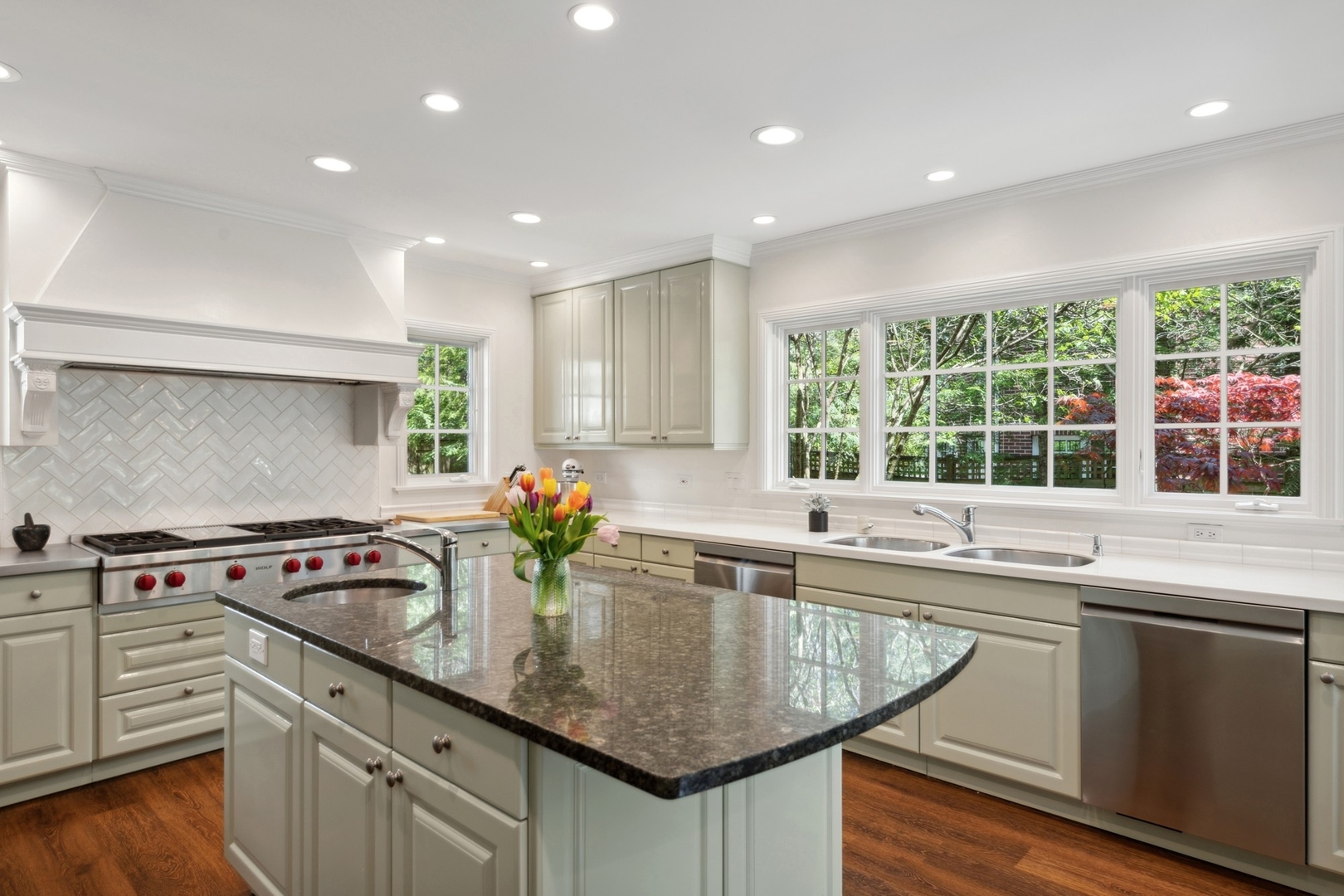 609 Cedar Street Winnetka, IL 60093 - Photo 5 of 36