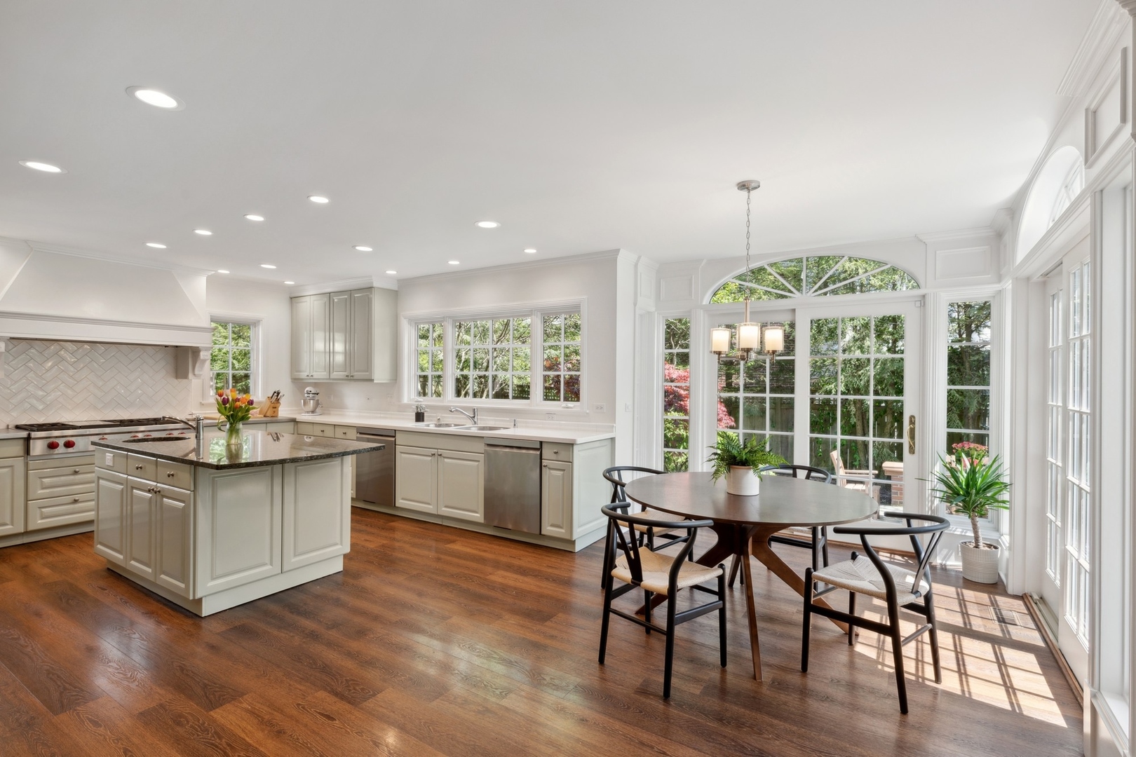 609 Cedar Street Winnetka, IL 60093 - Photo 7 of 36