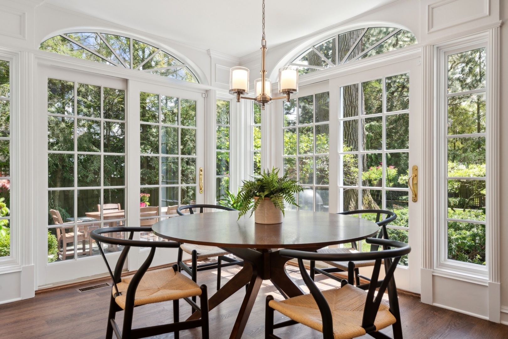 609 Cedar Street Winnetka, IL 60093 - Photo 8 of 36