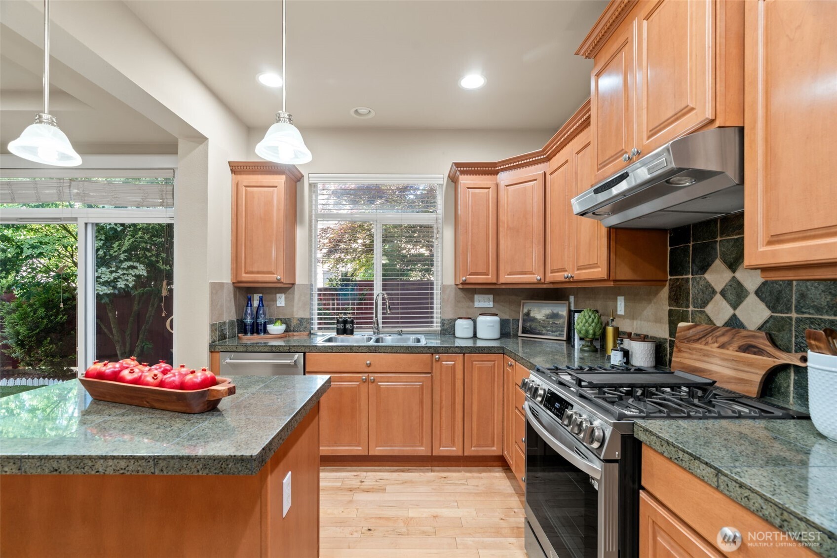 23504 9th Avenue Southeast Bothell, WA 98021 - Photo 13 of 38