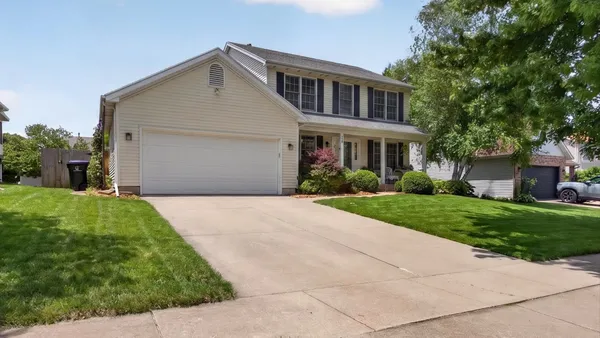 $335,000 | 1324 Kenneth Drive, Bloomington, IL 61704