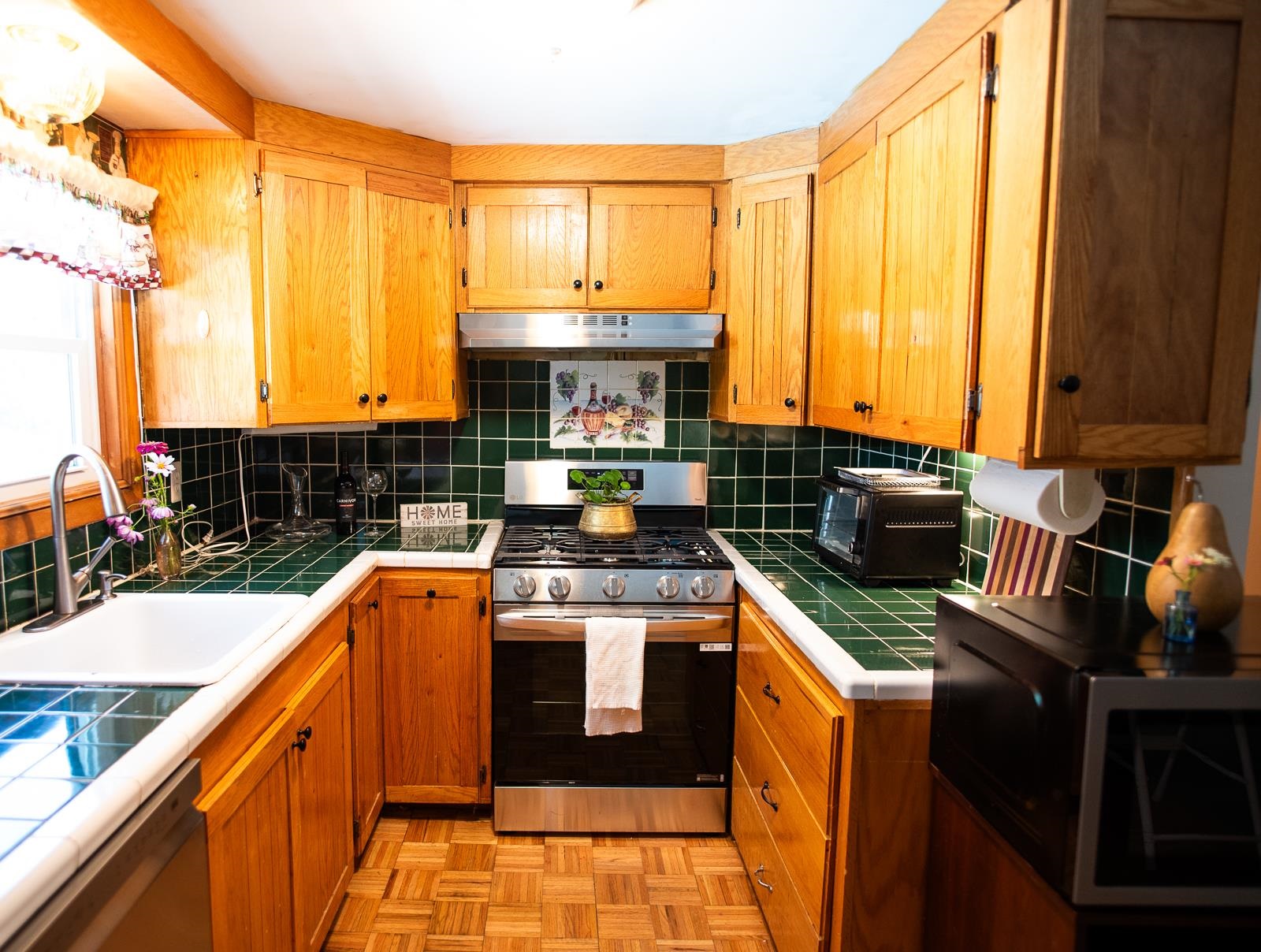 148 Dave Street Manchester, NH 03104 - Photo 18 of 46