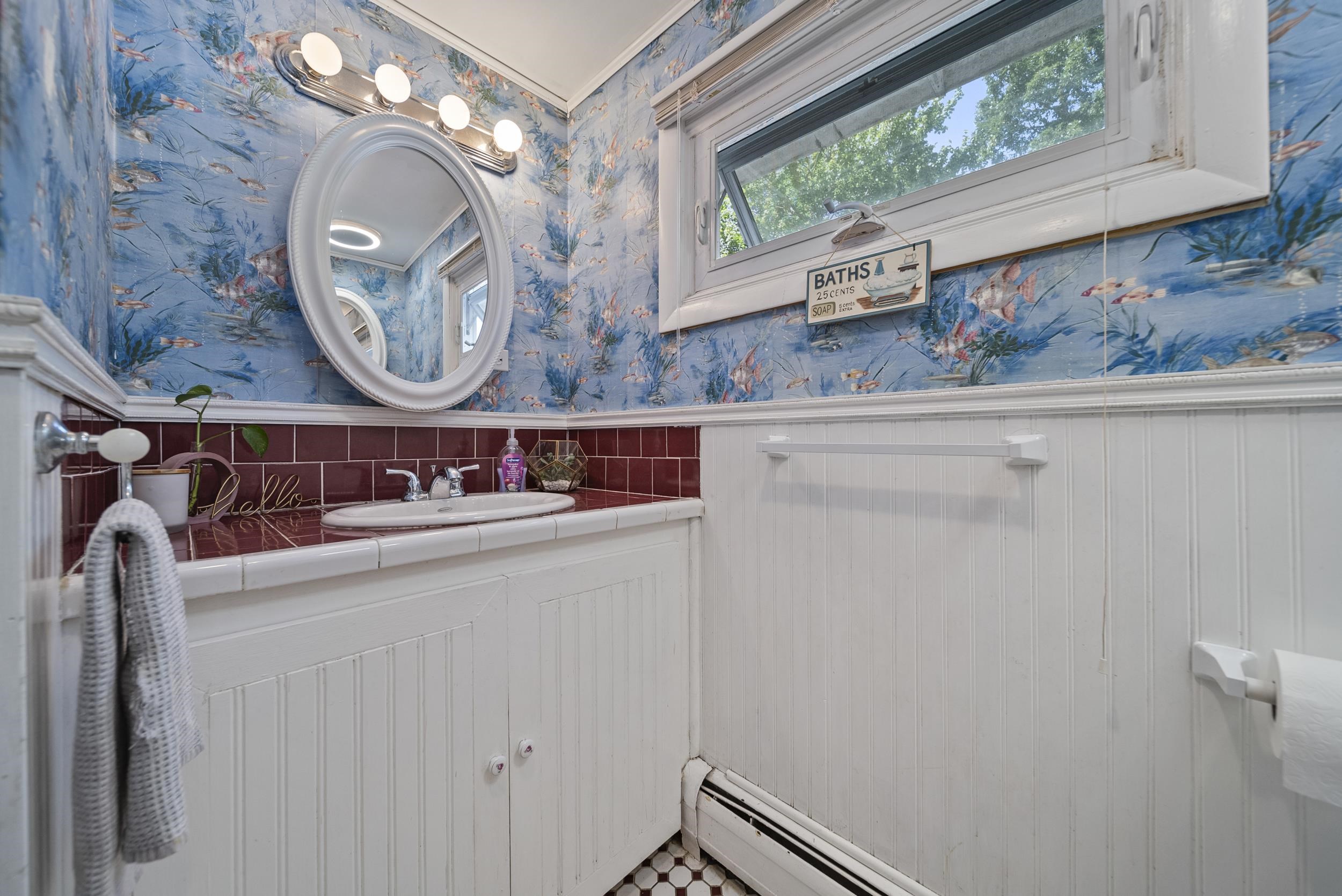 148 Dave Street Manchester, NH 03104 - Photo 25 of 46