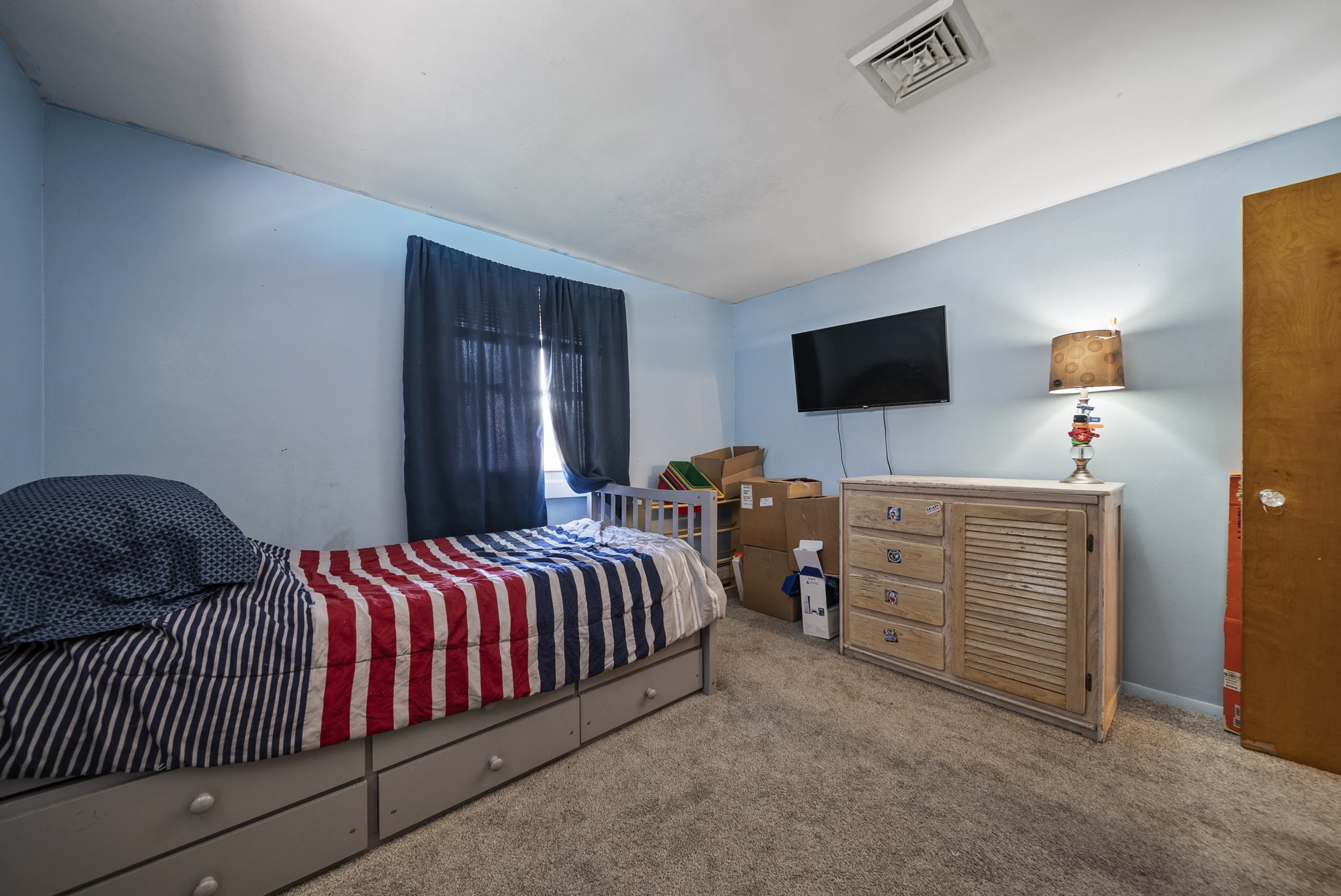 148 Dave Street Manchester, NH 03104 - Photo 31 of 46