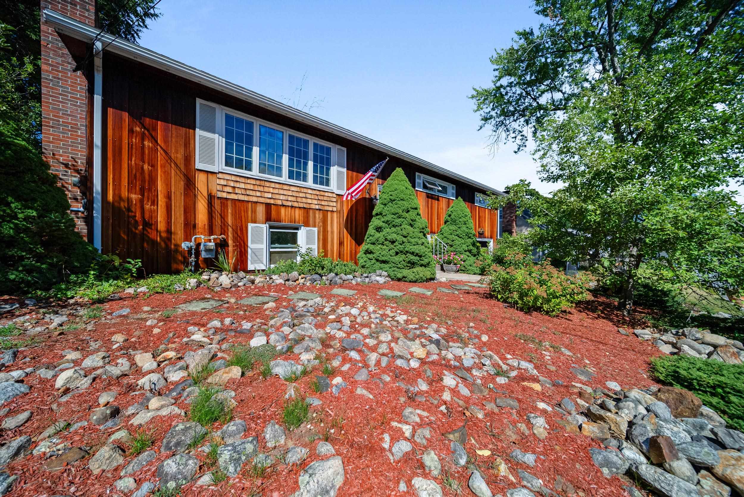 148 Dave Street Manchester, NH 03104 - Photo 4 of 46