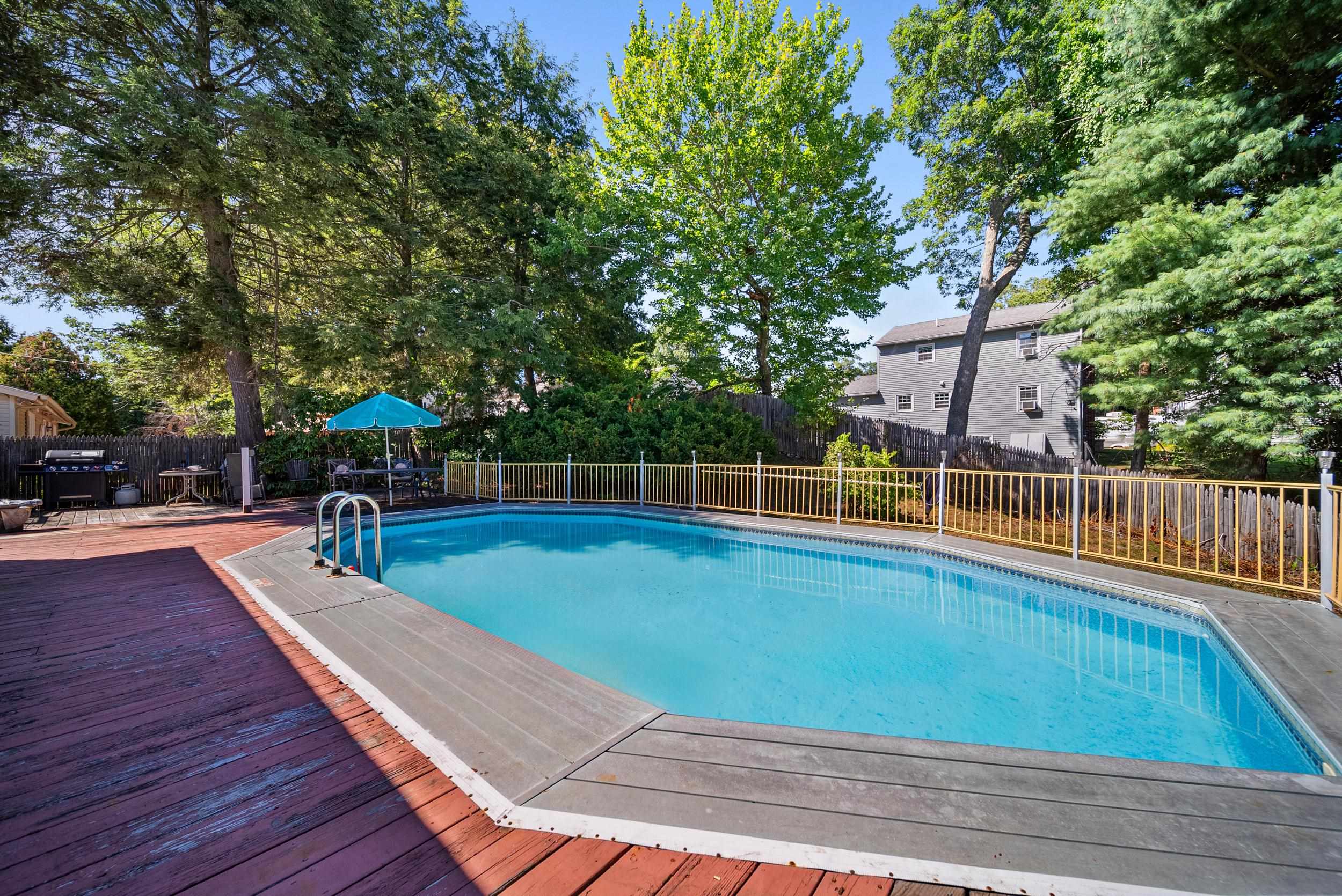 148 Dave Street Manchester, NH 03104 - Photo 7 of 46