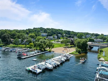 $825,000 | 860 Trails End Drive, Fontana, WI 53125