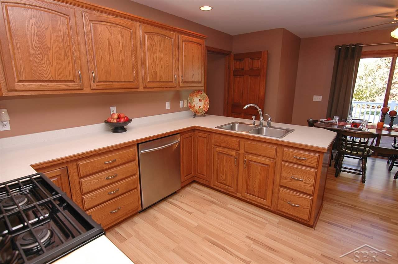219 Colorado Ridge Hemlock, MI 48626 - Photo 4 of 28 31303157-3.JPG