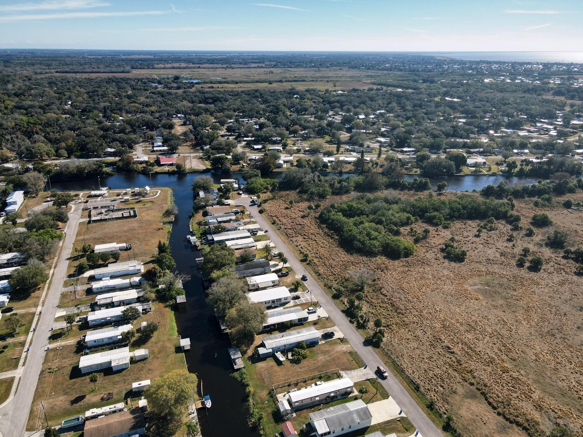 209 Southeast 8th Street Okeechobee, FL 34974 - Photo 6 of 35 dji_fly_20260119_105230_861_176883817774