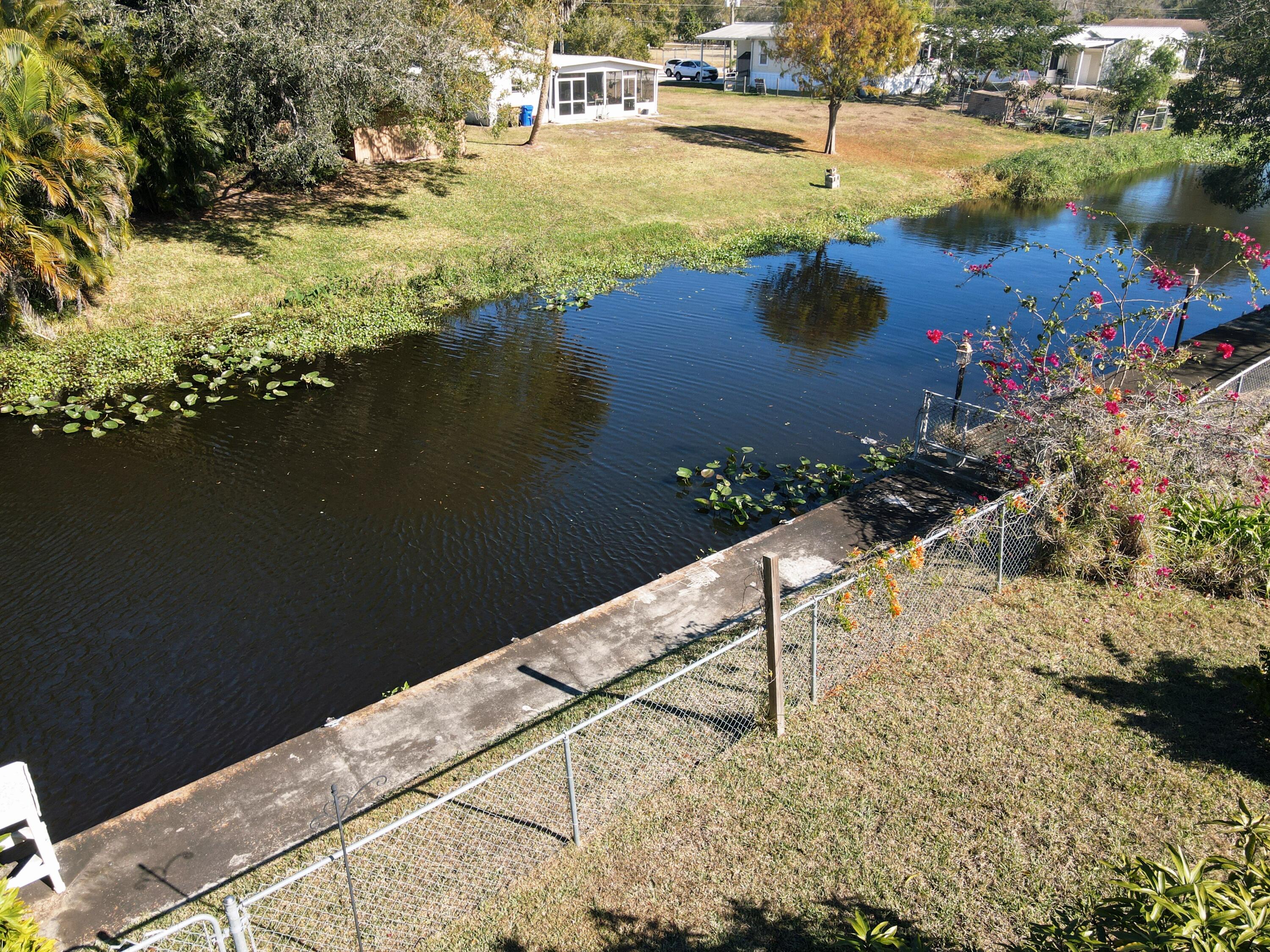 209 Southeast 8th Street Okeechobee, FL 34974 - Photo 10 of 35 dji_fly_20260119_112822_908_176892211772