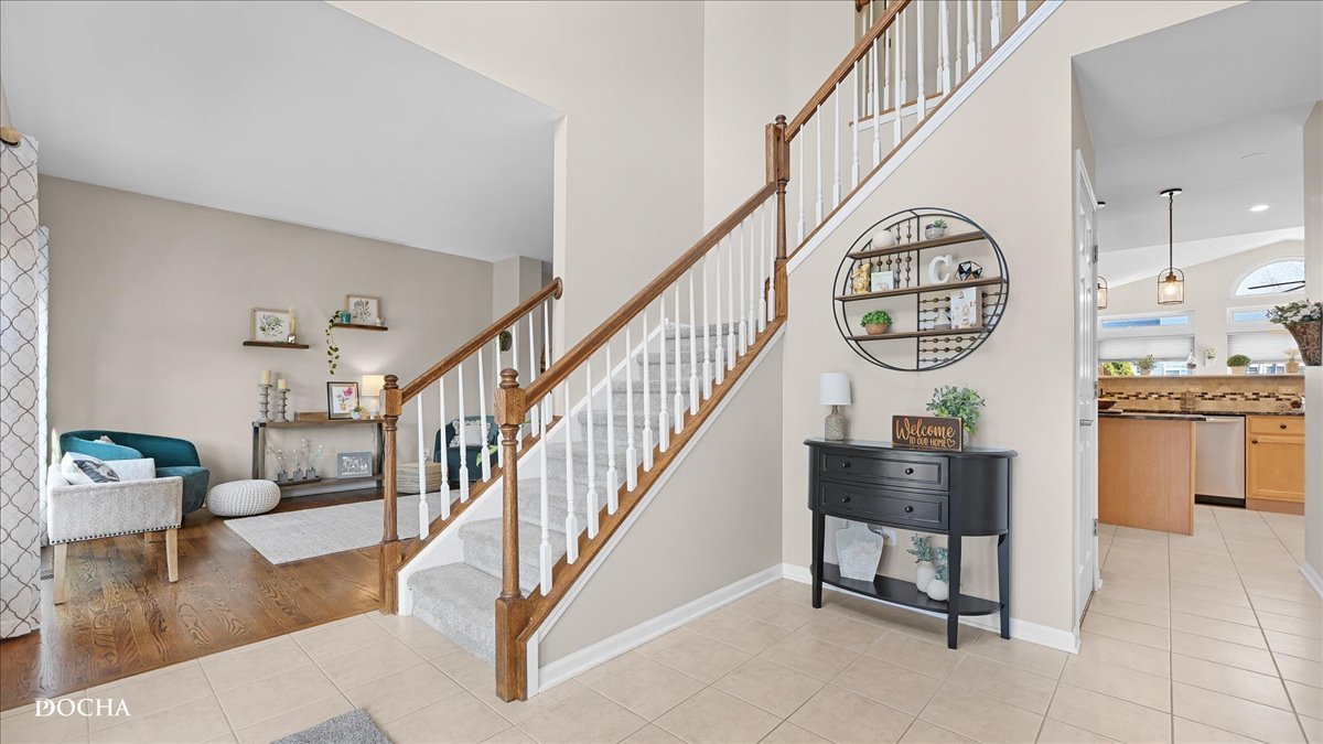 420 Raintree Drive Oswego, IL 60543 - Photo 3 of 51 a view of entryway and hall
