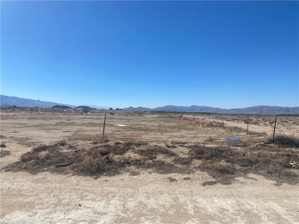 36350 Rodeo Road Lucerne Valley, CA 92356 - Photo 20 of 25 a view of ocean view with beach