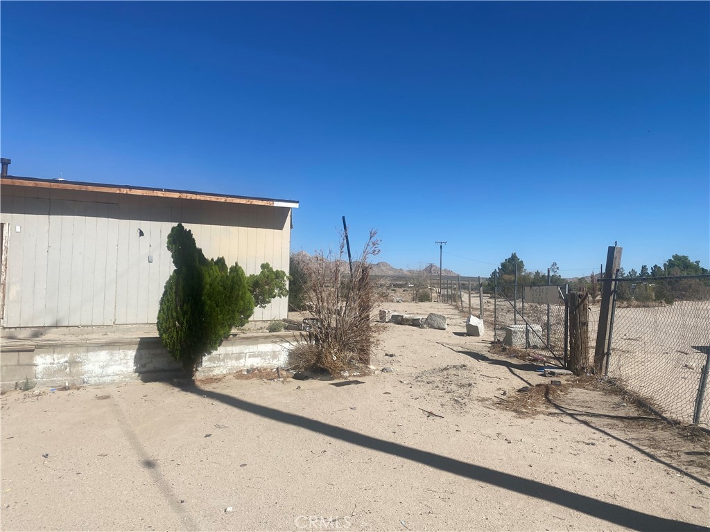 36350 Rodeo Road Lucerne Valley, CA 92356 - Photo 6 of 25 a view of a terrace view