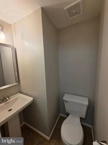 $2,975 | 4281 Sleepy Lake Drive, Fairfax, VA 22033