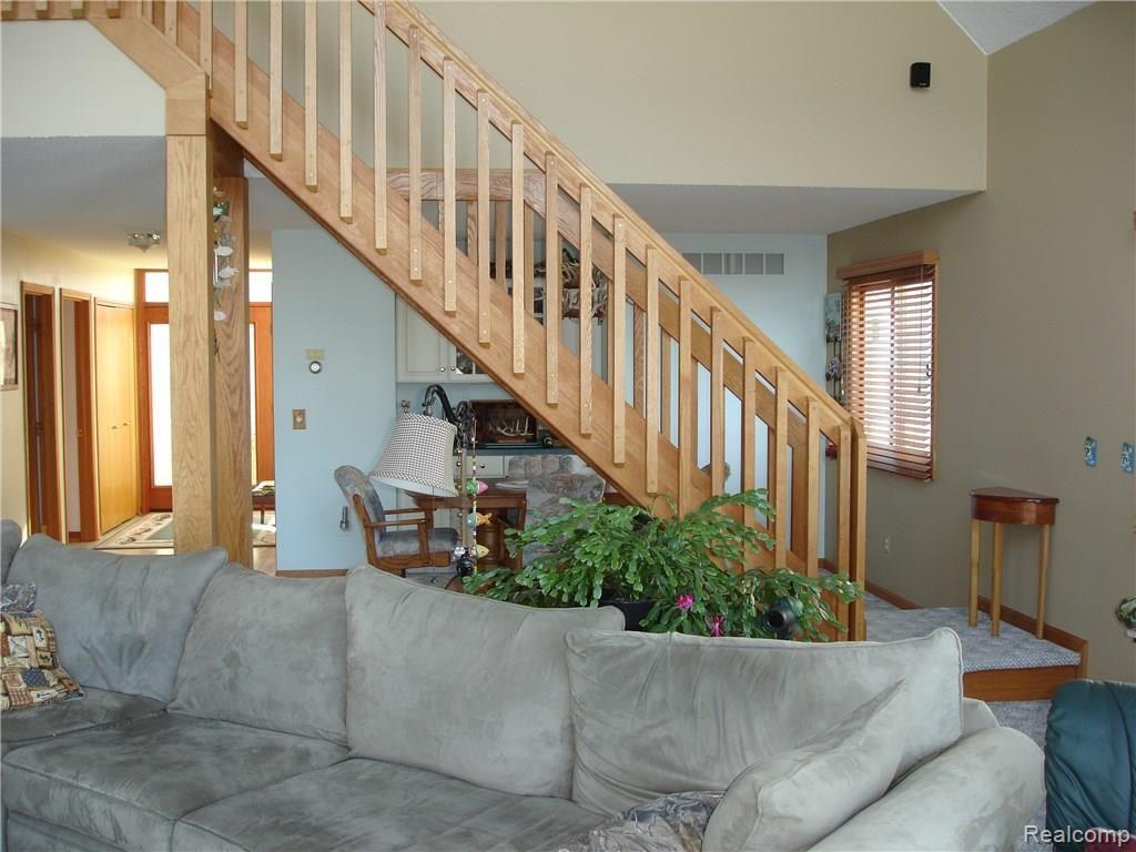 8600 Riverside Drive Brighton, MI 48116 - Photo 12 of 32 8600 Riverside Dr 008.JPG