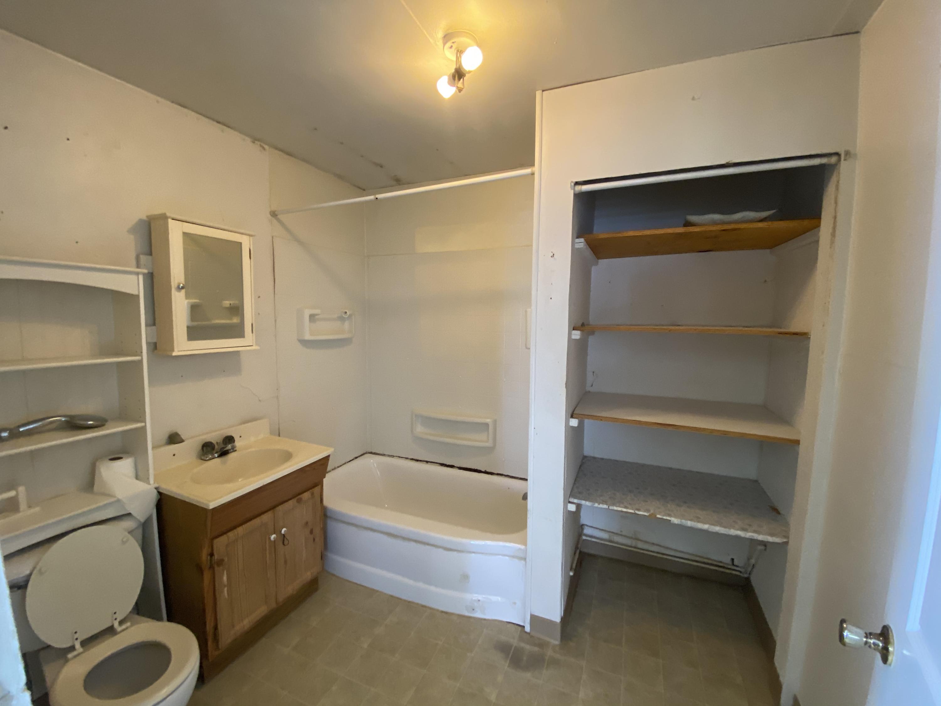 323 Biddle Street Greeneville, TN 37745 - Photo 8 of 14 8FDC1460-1A71-44C1-B1B4-BD2F84F7683D