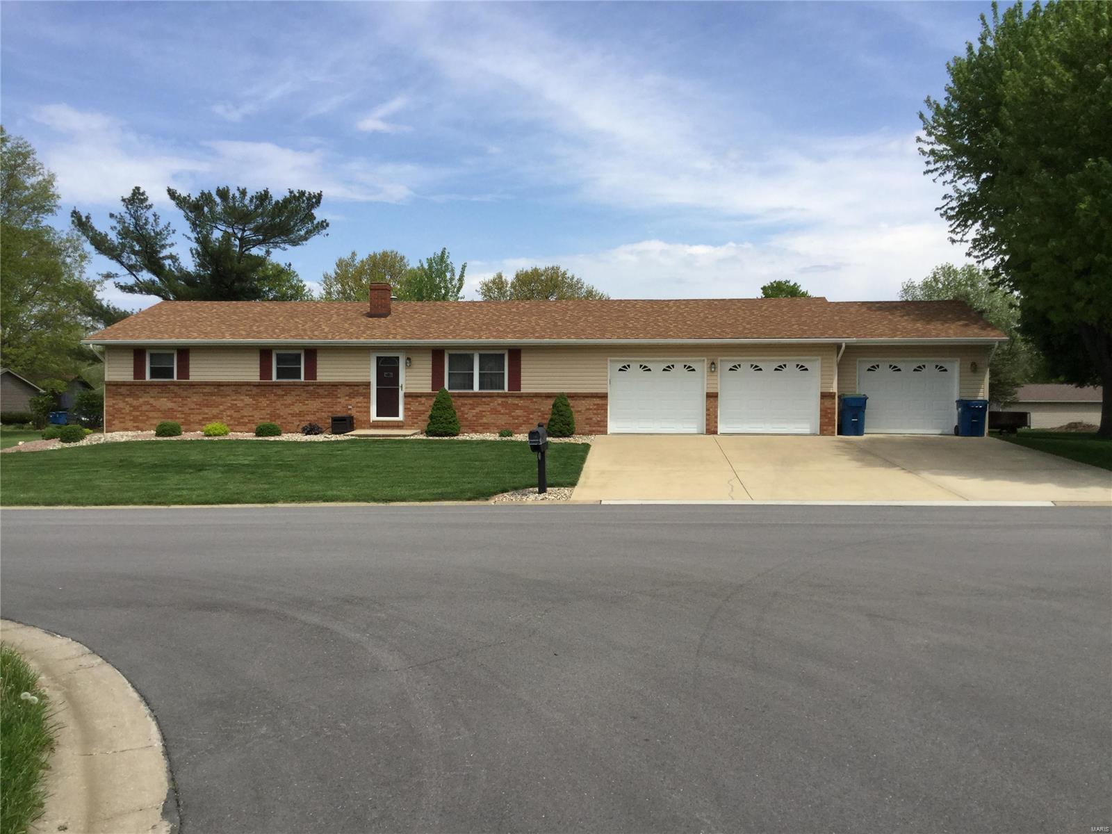 926 Long Branch Road Troy, IL 62294 - Photo 22 of 27 Gallery Image 22