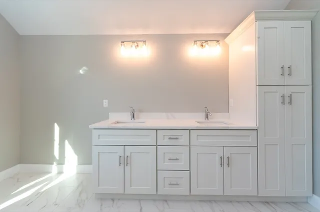 a view of a house with garden and yard