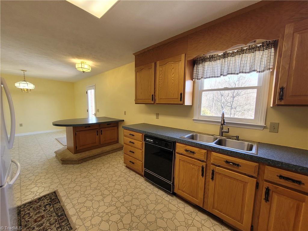 730 Blue Hollow Road Mount Airy, NC 27030 - Photo 18 of 35 Kitchen