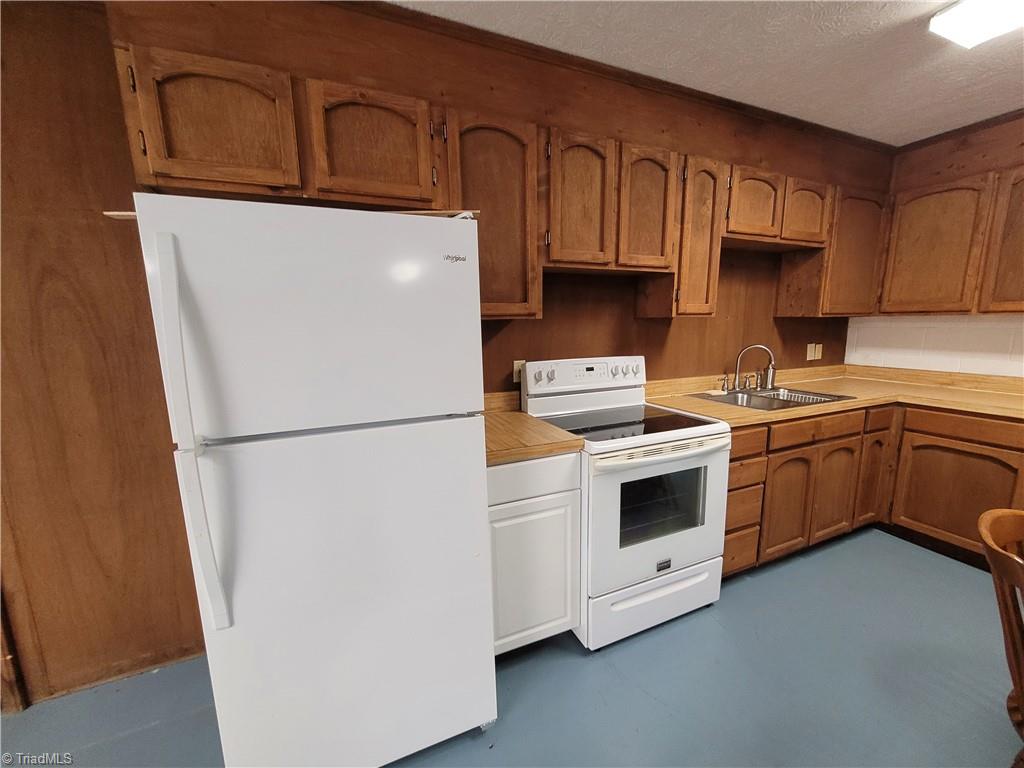 730 Blue Hollow Road Mount Airy, NC 27030 - Photo 28 of 35 Basement Kitchen