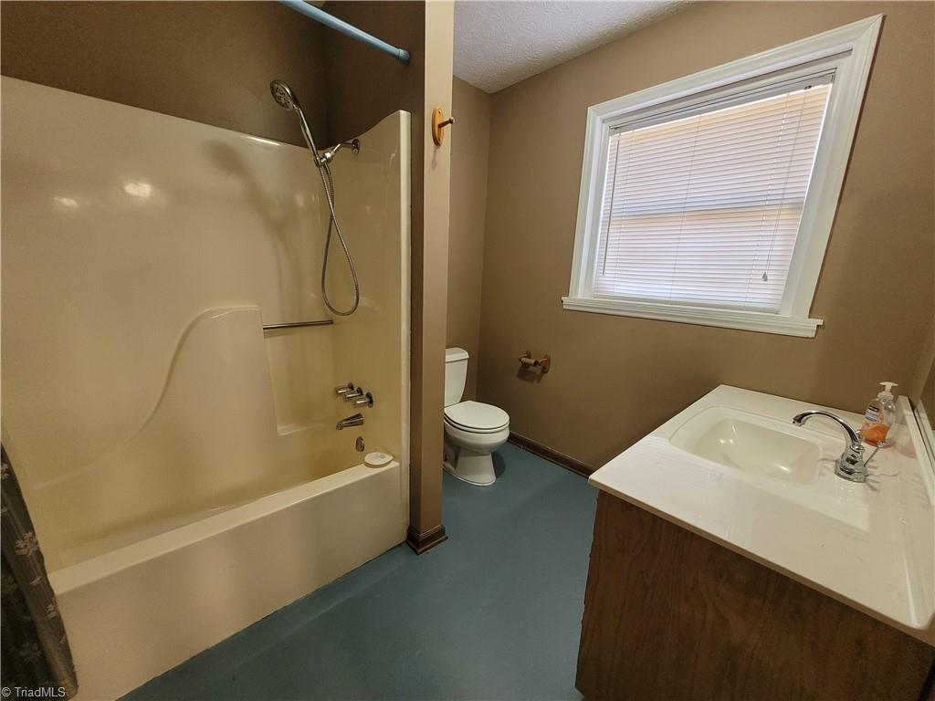 730 Blue Hollow Road Mount Airy, NC 27030 - Photo 30 of 35 Full bathroom in basement