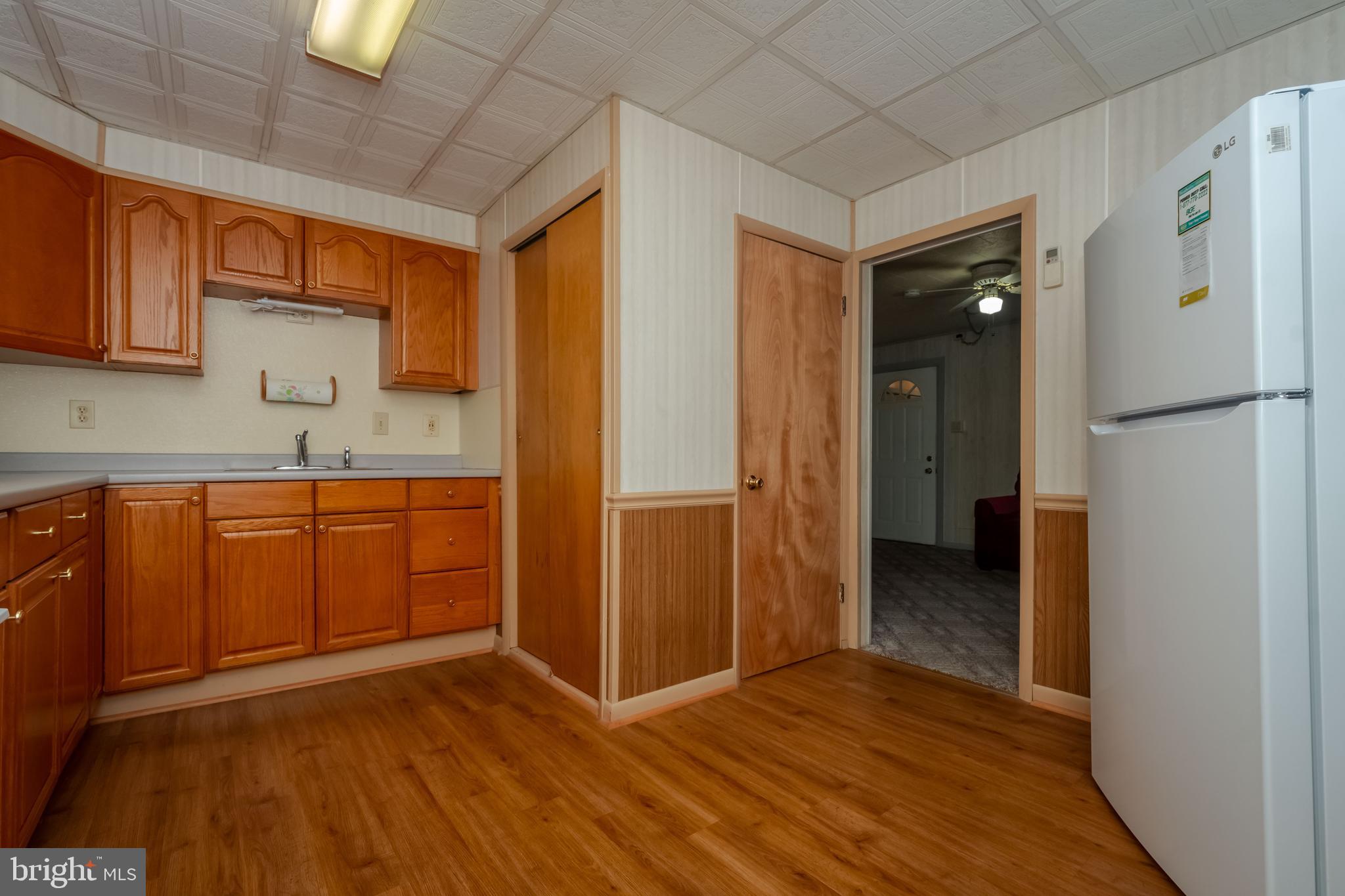 3122 Cornwall Road Dundalk, MD 21222 - Photo 9 of 40 Kitchen