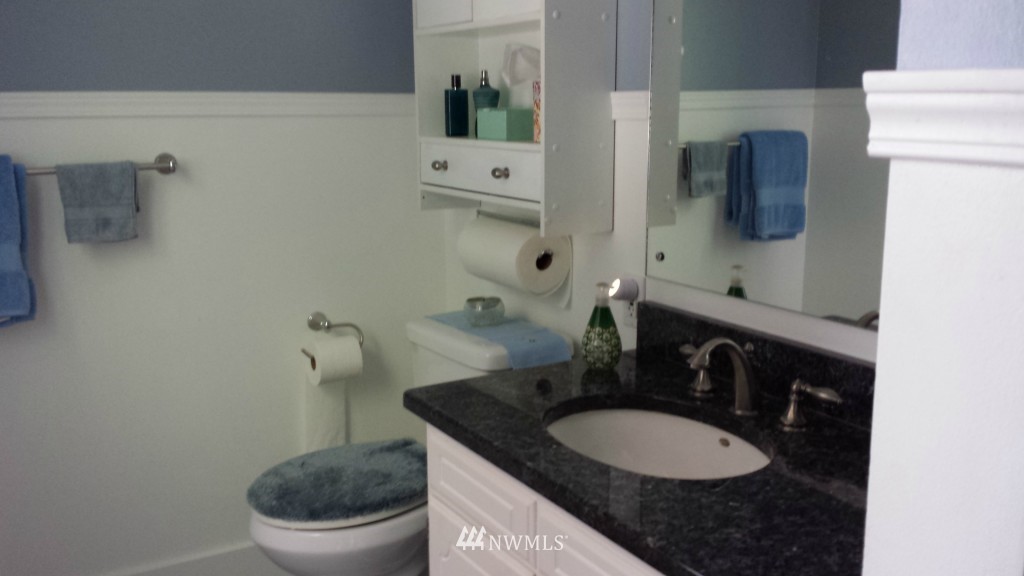 5340 Southwest Lander Street Seattle, WA 98116 - Photo 11 of 17 Gallery Image 11