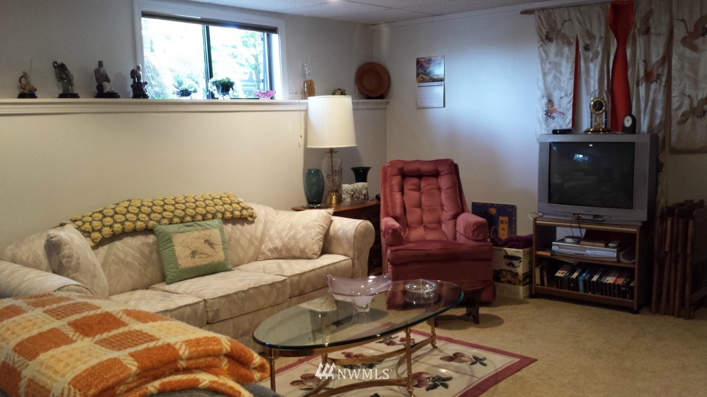 5340 Southwest Lander Street Seattle, WA 98116 - Photo 13 of 17 Gallery Image 13