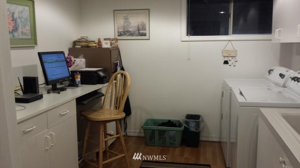 5340 Southwest Lander Street Seattle, WA 98116 - Photo 14 of 17 Gallery Image 14