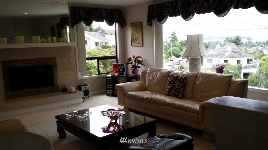 5340 Southwest Lander Street Seattle, WA 98116 - Photo 9 of 17 Gallery Image 9