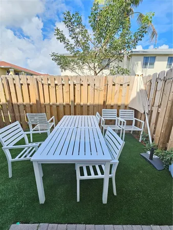 $2,800 | 813 Northeast 211th Street, Miami, FL 33179