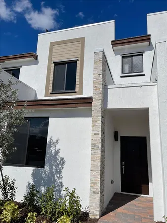 $2,800 | 813 Northeast 211th Street, Miami, FL 33179