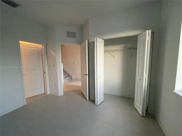 $2,800 | 813 Northeast 211th Street, Miami, FL 33179