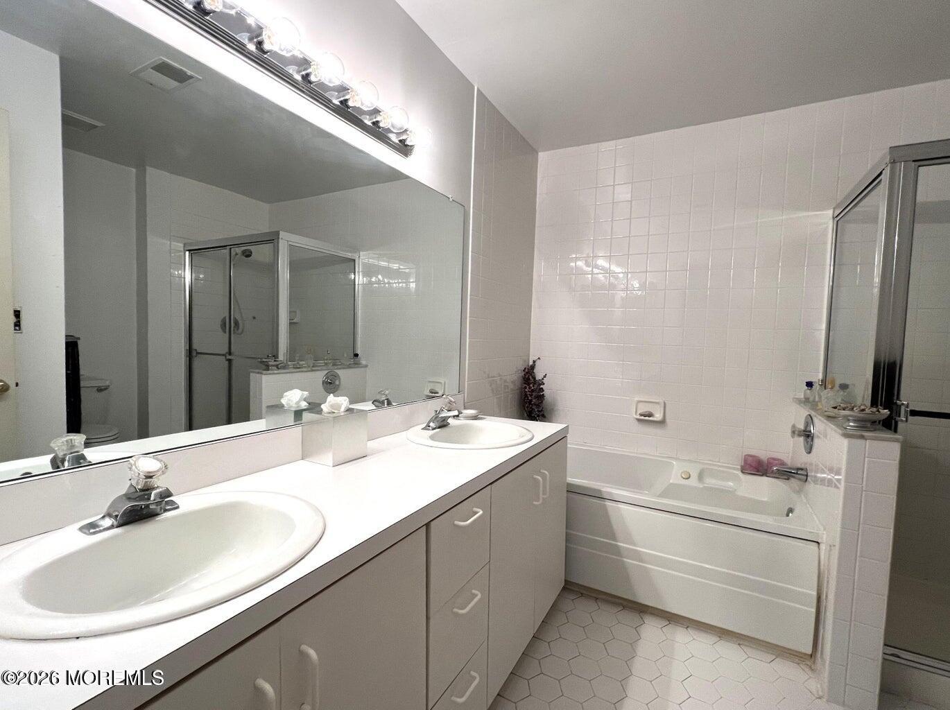 92 Winthrop Road, Unit C Monroe Township, NJ 08831 - Photo 11 of 18 Master Bath2